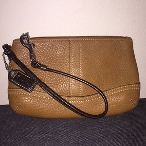 EUC! Soft Peddle Grain Leather Coach Wristlet!!